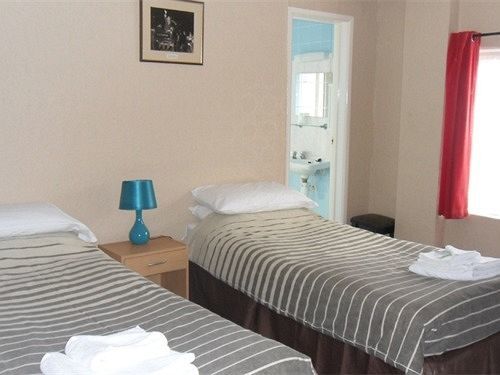 The Bear Hotel 2*