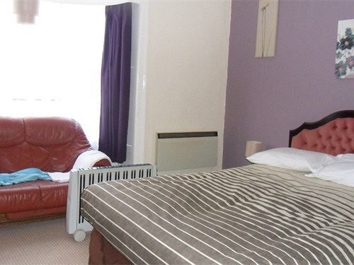 The Bear Hotel 2*