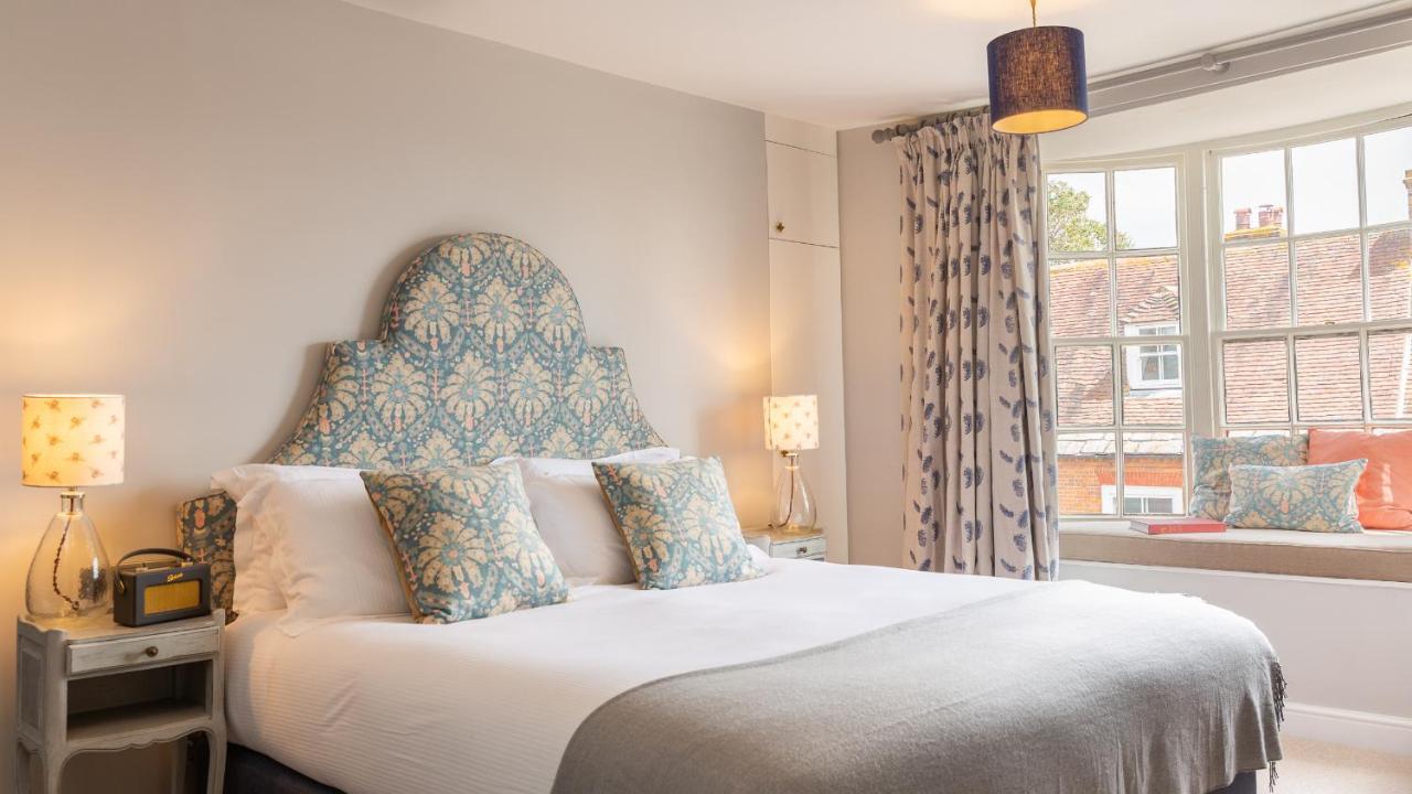 The Bear Hotel 2*